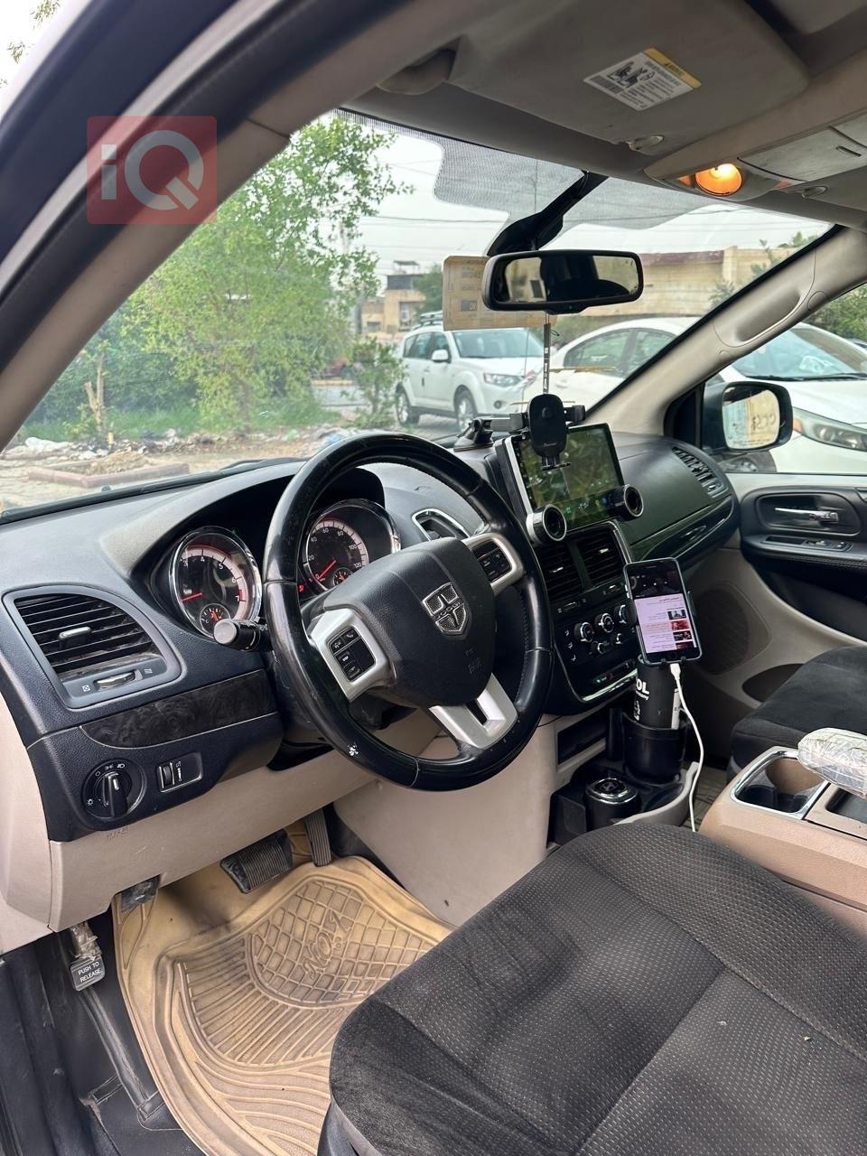 دودج جراند كارافان